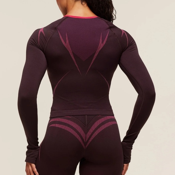 🦈Gymshark Seamless Long Sleeve Top With Thumb Holes🦈 - Picture 2 of 5